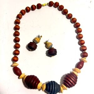 vintage chunky necklace + earrings wooden